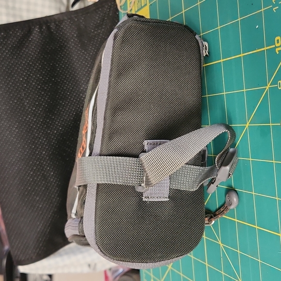 Rei Novara Under Seat Bag - Picture 3 of 3